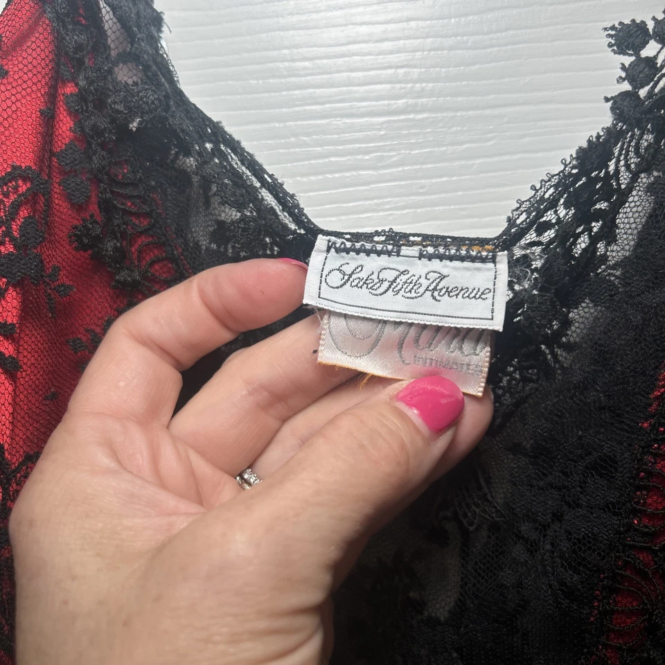 Body Lencería Vintage Sak’s Fifth Avenue Mara Íntimates Rojo Satinado Negro Encaje Foto 3 de 4