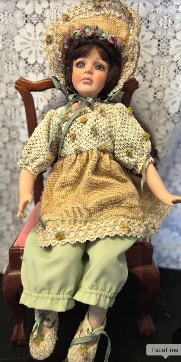 Porcelain Dolls & Doll Playsets Lifelike Feel with Vintage for
