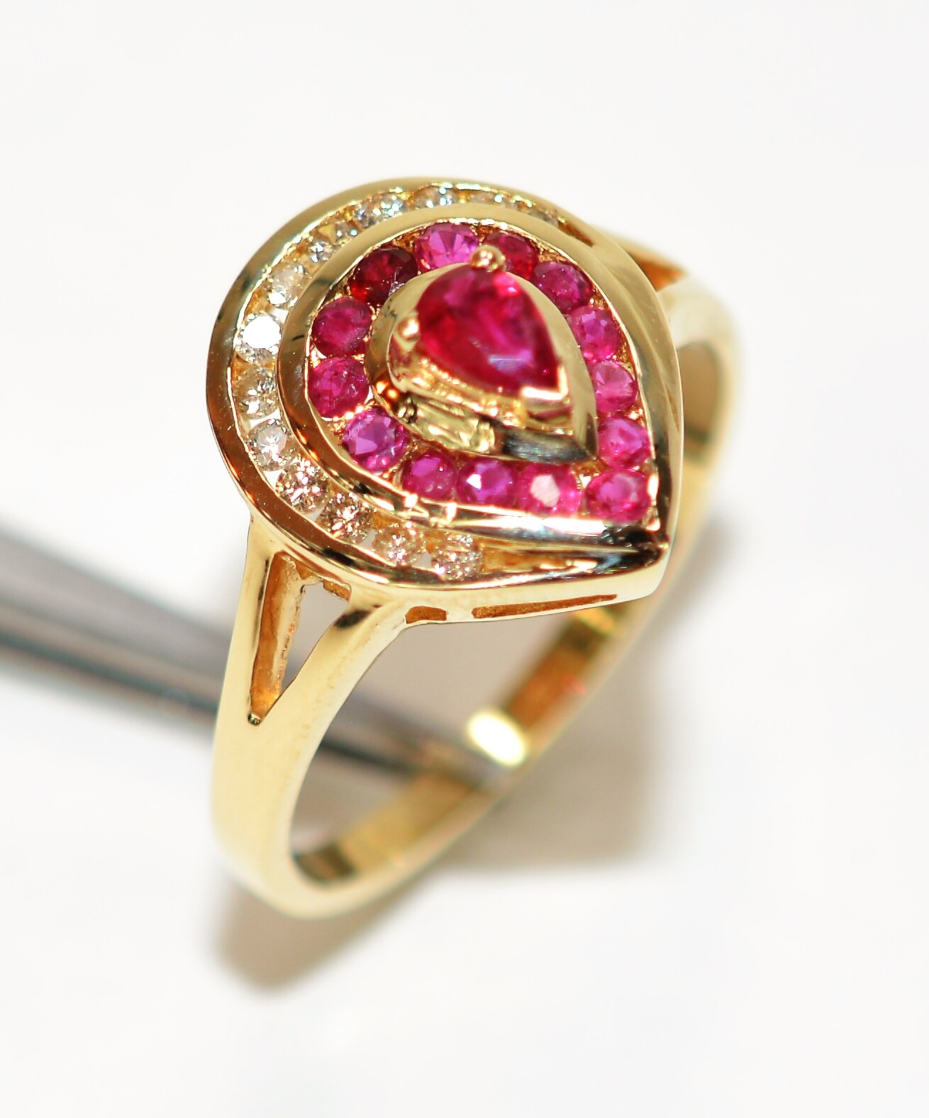 Natural Ruby & Diamond Ring 14K Solid Gold .71tcw… - image 4