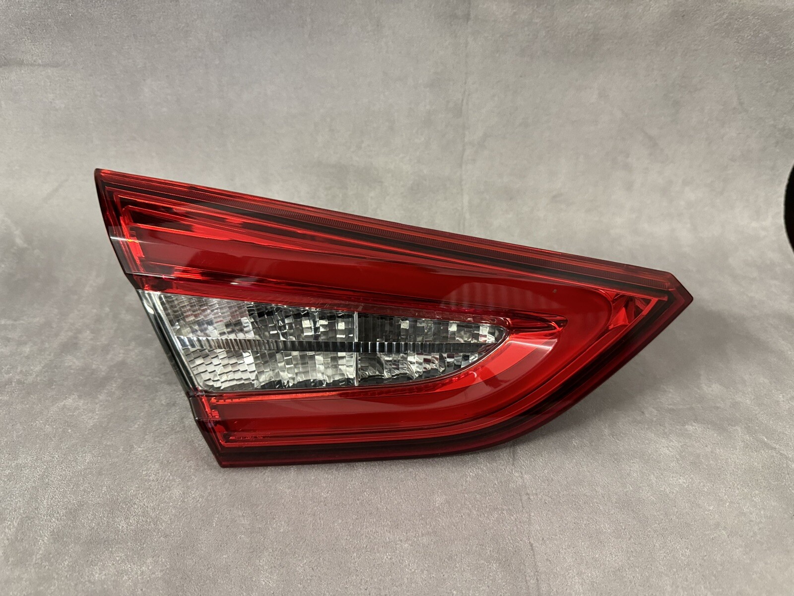 2014-2021 MASERATI QUATTROPORTE REAR LEFT TRUNK LID TAIL LIGHT LAMP OEM