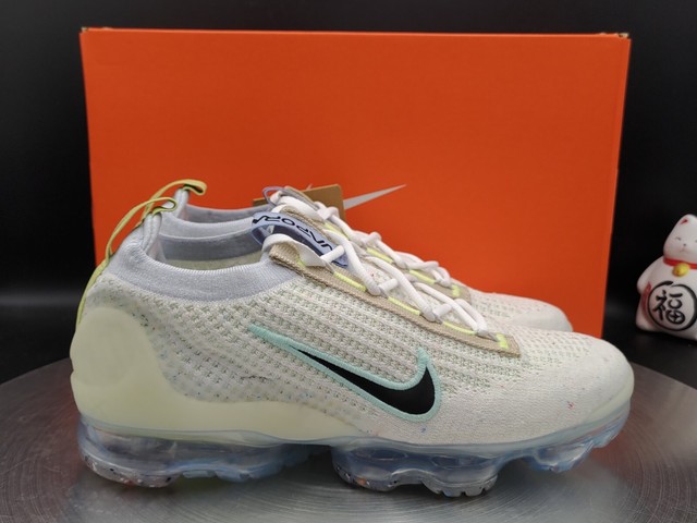 vapormax mismatched swoosh