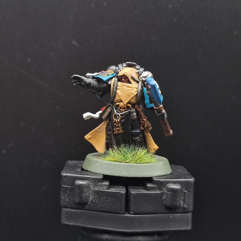 Well Painted Warhammer 40k space marines librarian kitbash  Games workshop