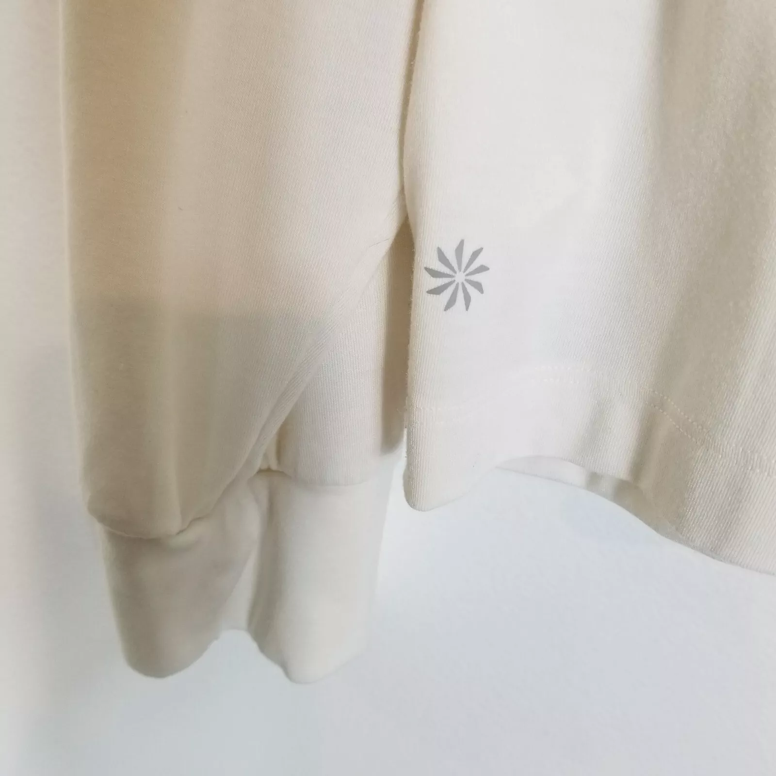 athleta elemental long sleeve pullover athletic shirt