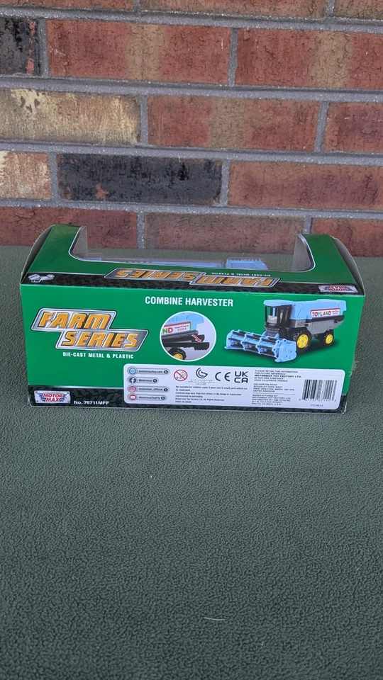 Fleet Farm 2024 Toyland Farm Series Combine Harvester Die Cast Metal NIB - Image 3 of 4