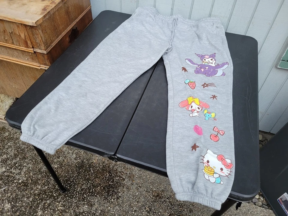 Pantalones deportivos Hello Kitty And Friends de Sanrio para niños talla XL (16-18) grises Foto 2 de 4