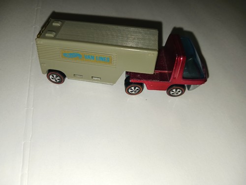 Hot Wheels Red Line Heavyweights Moving Van Super Nice