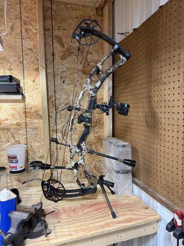 2025 Hoyt Redwrx Carbon RX-9 Ultra and Accessories