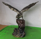 Ancien faucon japonais vintage en métal - sculpture gardien de chambre - superbe produit Takaoka