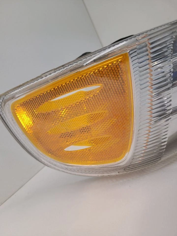 1998 1999 2000 2001 2002 OLDSMOBILE INTRIGUE Passenger Right Headlight  - Image 3 of 4