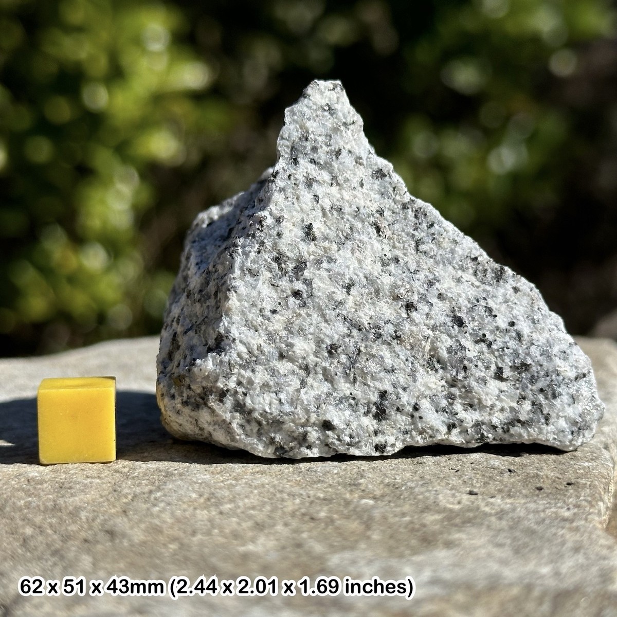 Gray Granite Rock Southwest Boulder & Stone 0.25 Cu. Ft. Graphite Gray