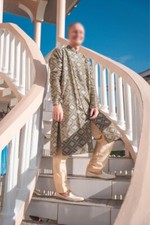 Mens Green/Gold Sherwani Size Medium