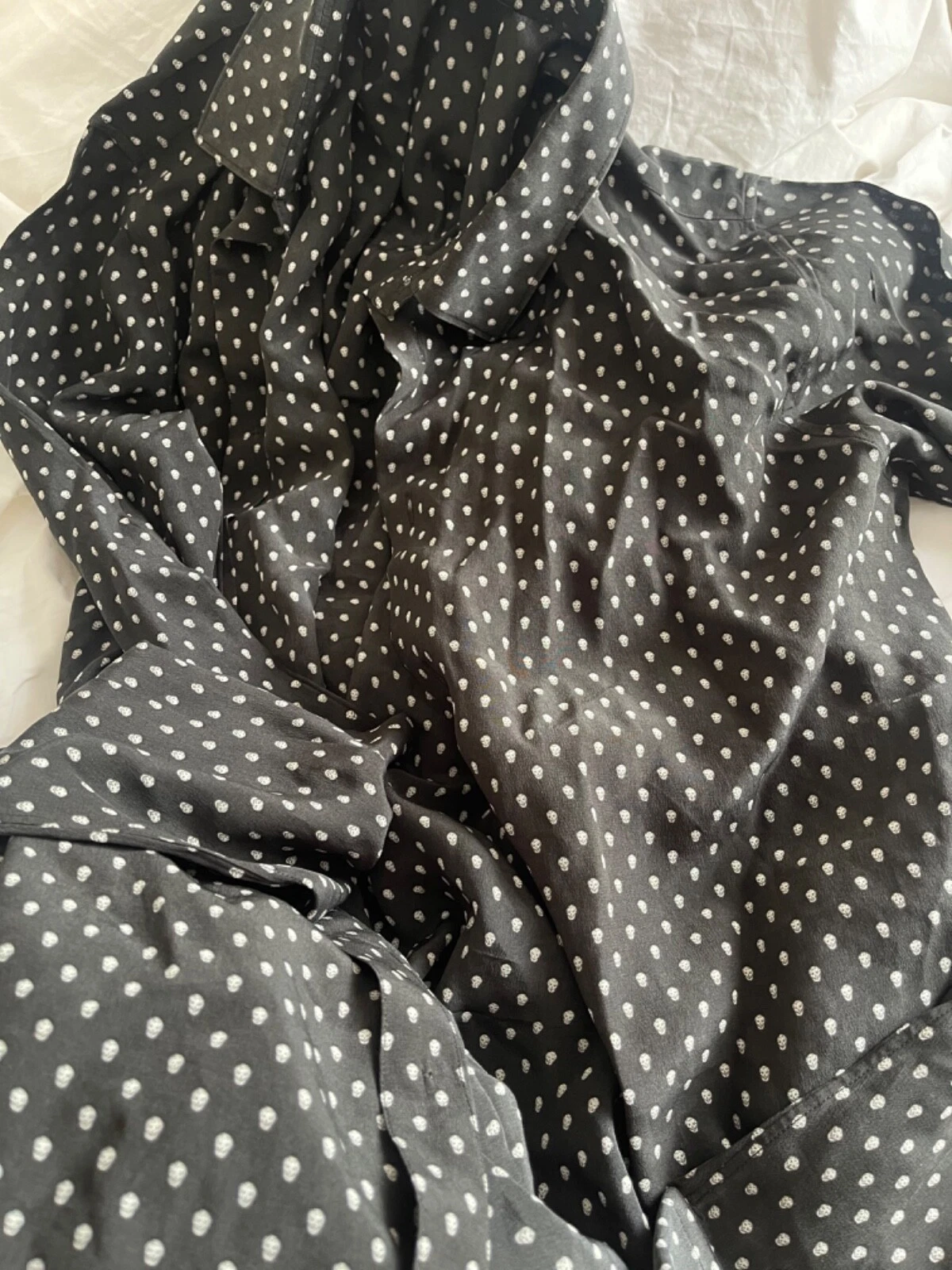 Alexander McQueen — alexandra mcqueen Silk button up shirt