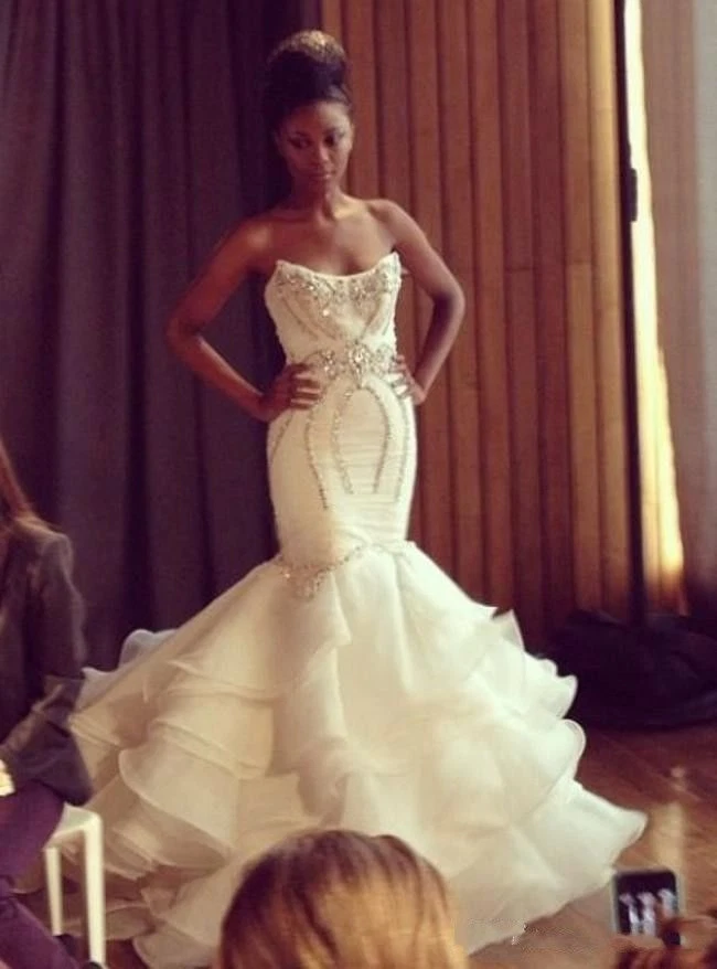 Vestido de novia personalizado de organza sirena cuentas en capas volantes de cristal vestidos de novia Foto 3 de 4