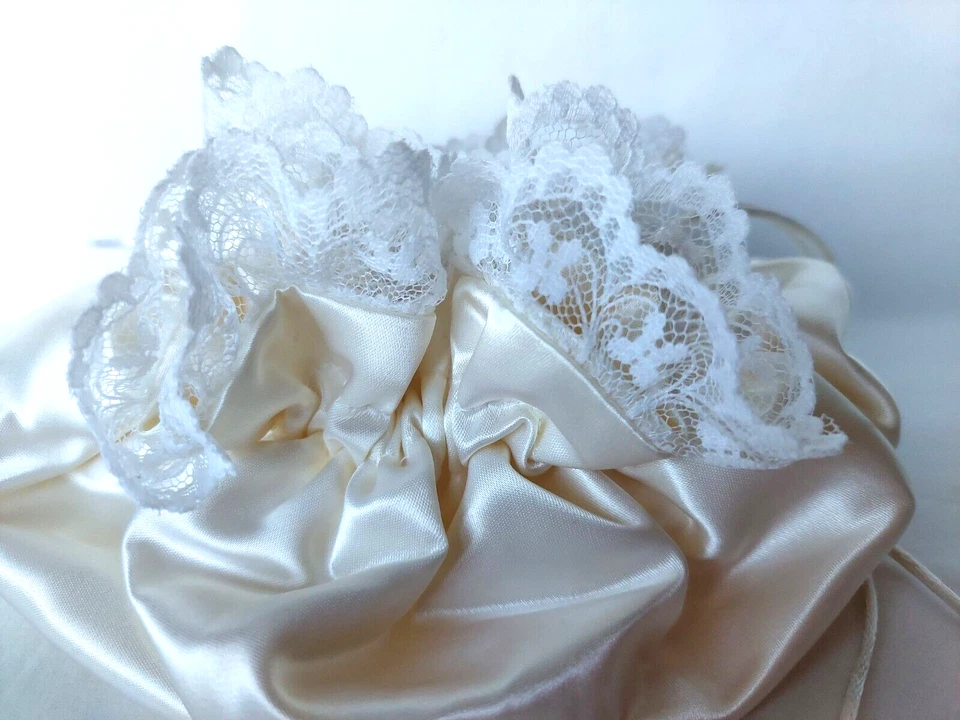 Bolsa de dinero con cordón para baile de boda nupcial blanco-marfil satinado y encaje Foto 4 de 4