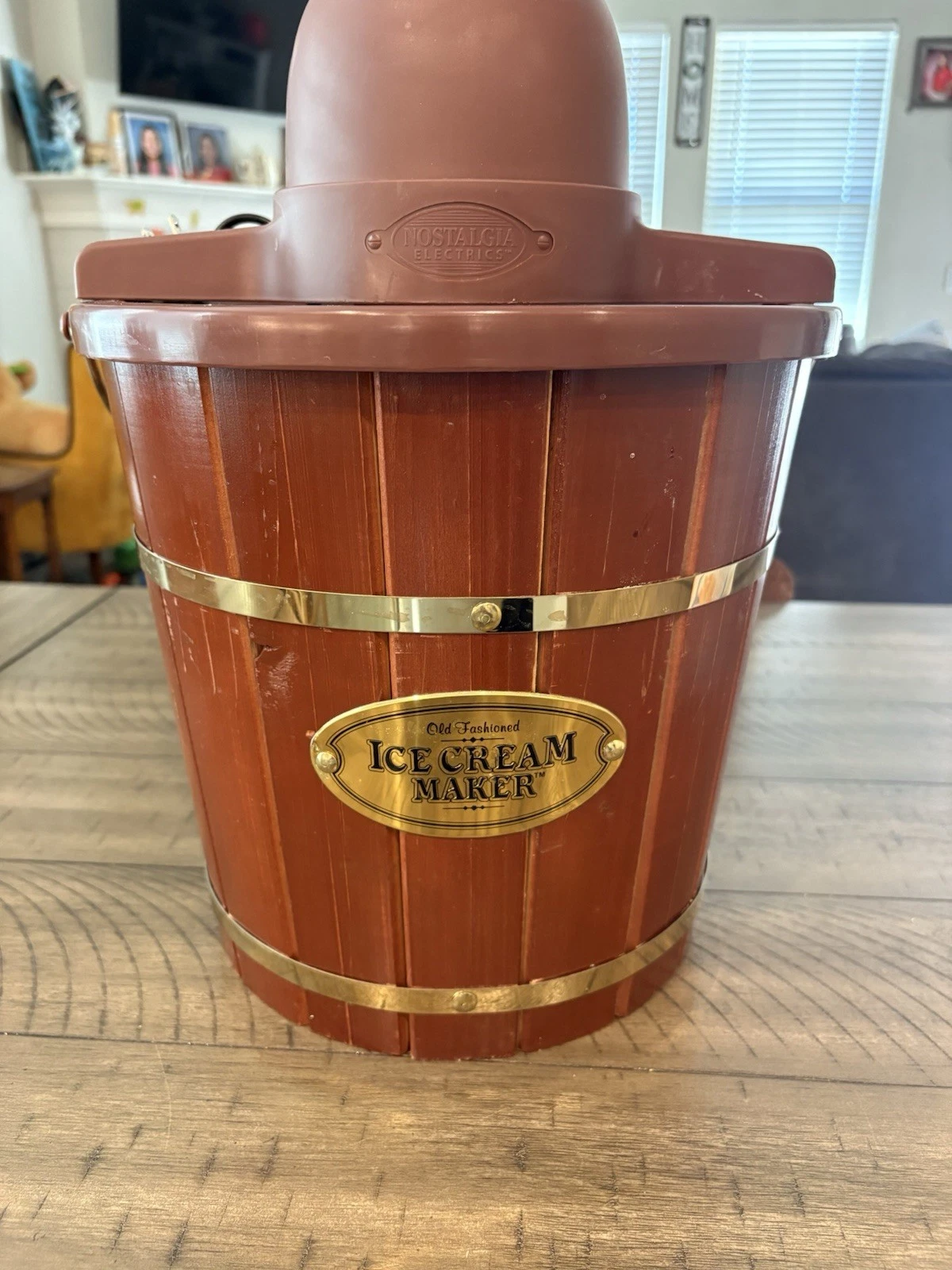 Ice Cream Maker 4QT Nostalgia Products