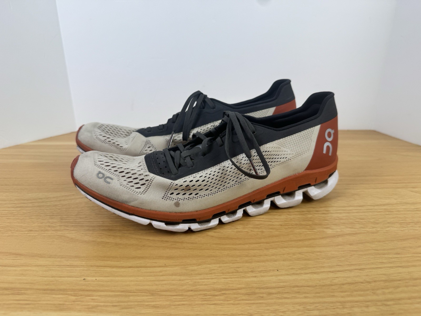 On Cloud Swiss CloudBoom Sandstorm/Eclipse Athlet… - image 3