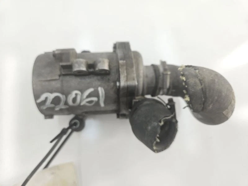 BMW Z4 E85 2008-2013 conjunto de bomba de agua eléctrica OEM usado 307076030 Foto 3 de 4