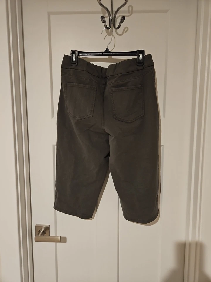 Pantalones capri de mezclilla y co verde oscuro para mujer talla 12 Foto 4 de 4