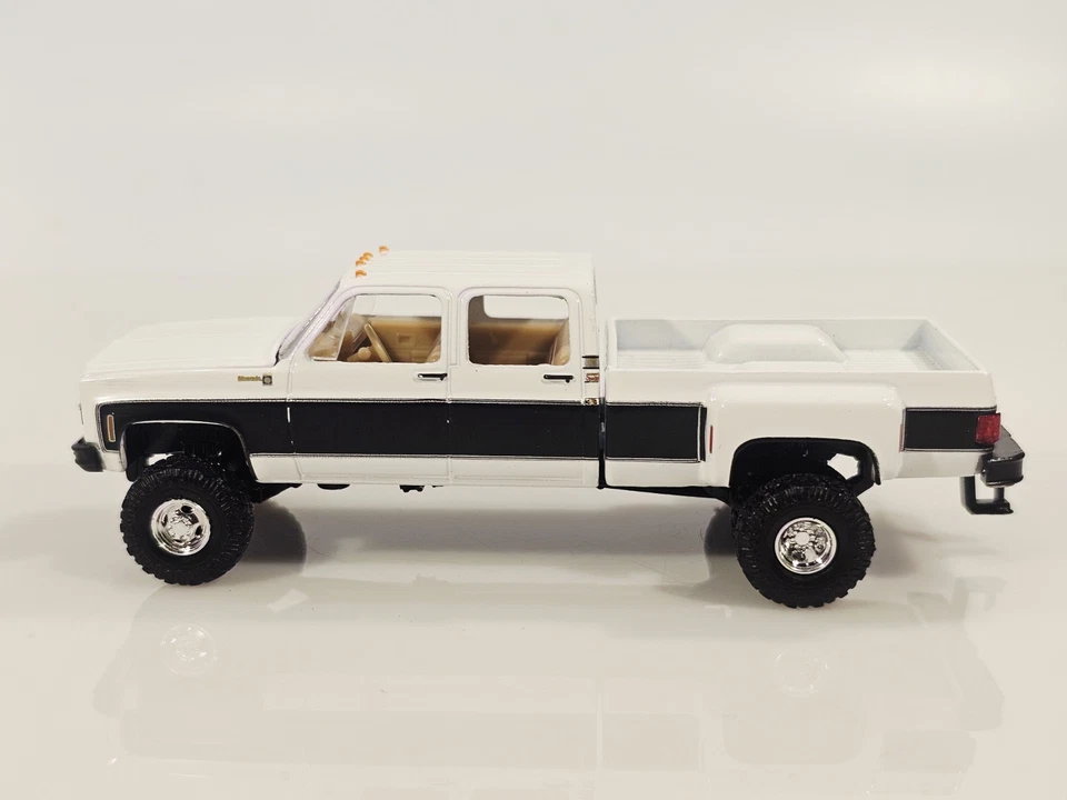 2025 M2 Machines 1975 Chevrolet Silverado 30 4x4 King Cab Dually Squarebody - Image 2 of 4