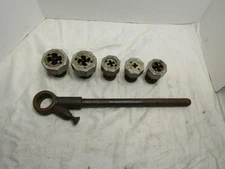 Vintage Toledo Ratchet Pipe Threader with 5 Dies Tool NYE Patent  1752915