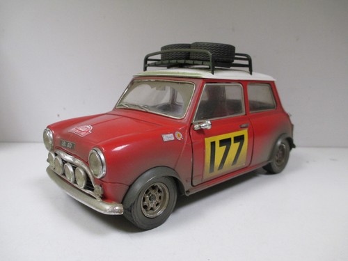 MINI COOPER S RALLYE MONTE CARLO 1967 N° 177 par SOLIDO 8602 au 1/16 NO 1/18