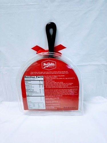 Mrs. Fields Cast Iron Skillet & Chocolate Chip Cookie Mix Set - Bild 2 von 2