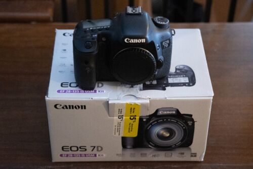 Canon 7D Package with flashes and other goodies - Afbeelding 1 van 10