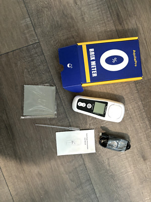 Digital Brix Refractometer with LCD,  -55% Range, ±0.2% Accuracy, Rechargeable