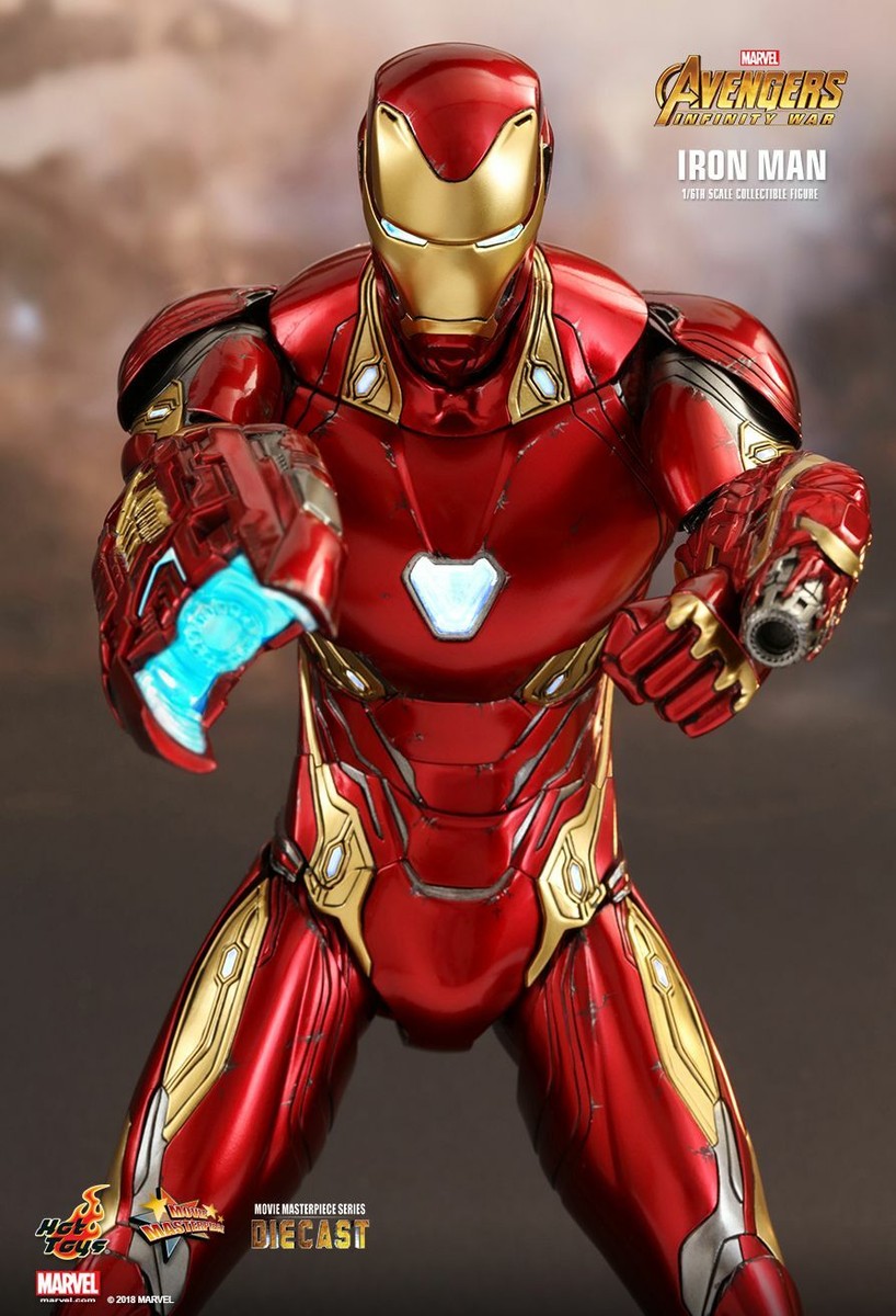 Hot Toys ~ IRON MAN MARK L 1/6 SCALE DIECAST ACTION FIGURE