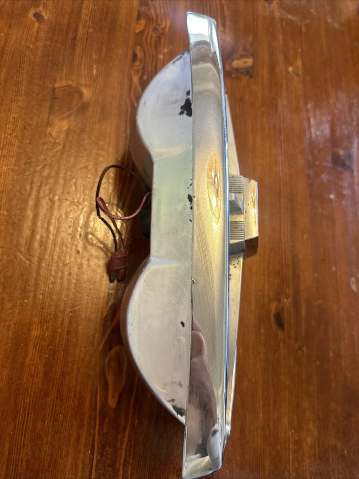 Ford Fairlane 1966 tamaño completo Galaxy luz trasera carcasa y lente Foto 4 de 4