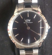 Orologio Daniel Wellington Quarzo Quadrante Nero Bracciale Acciaio Inox Donna