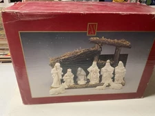 1990s Madison Avenue Christmas Manger Ivory And Gold 10 Piece Nativity Set