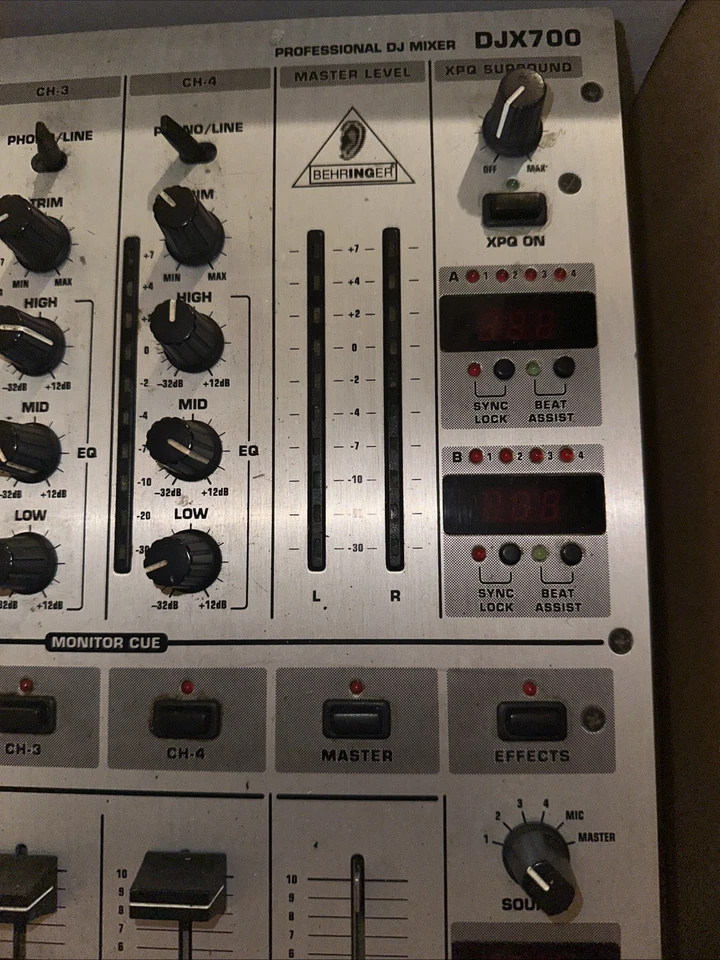 Mixer DJX700 profissional 5 canais DJ com efeitos digitais e contador de BPM - Imagem 2 de 4