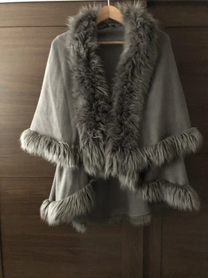 Beautiful Grey Cape With Faux Fur Trim - Image 1 of 4