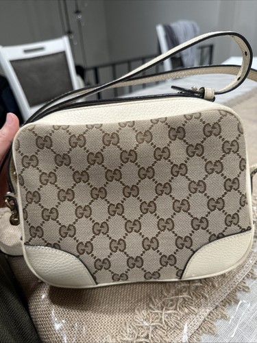 Gucci GG Canvas Bree Crossbody Camera Bag Preloved - Foto 17 di 18