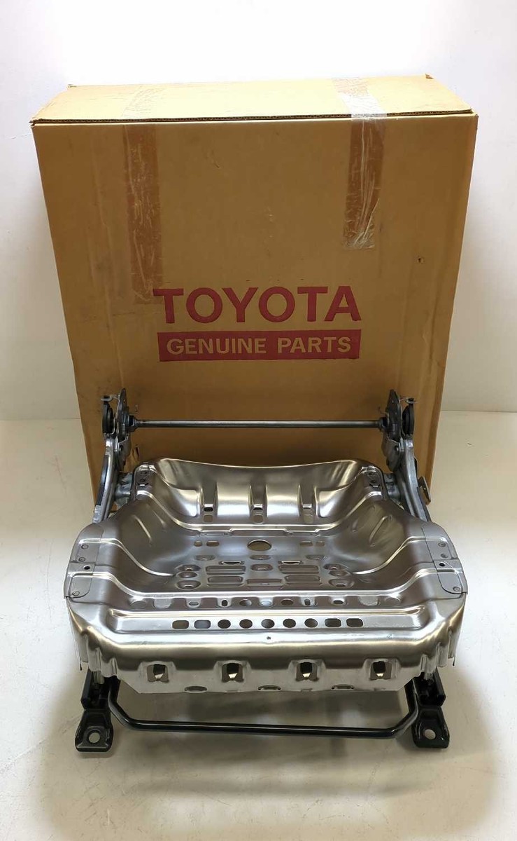 o_o728ページ New OEM genuine Toyota LH Seat track 2005-2008 Matrix Vibe 72020