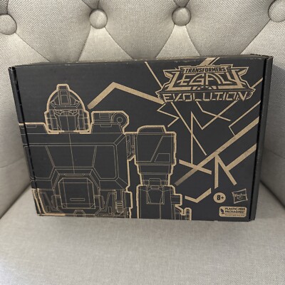 HASBRO 2023 TRANSFORMERS LEGACY EVOLUTION MAGNIFICUS DELUXE CLASS ROBOT SEALED