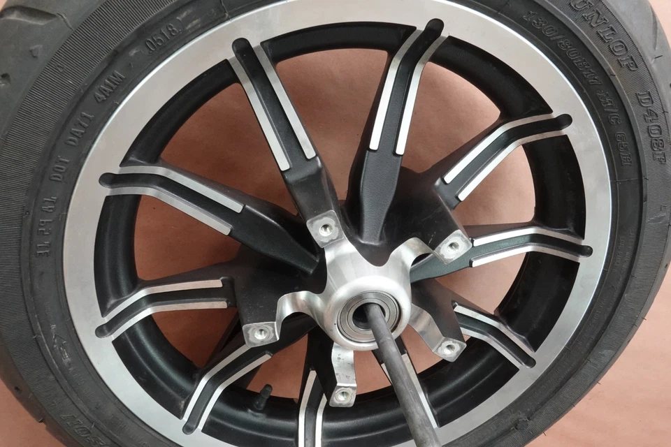 2017-2022 Harley Davidson Road King FLHR Front Wheel Rim Tire 130/80 B17 - Изображение 4 из 4