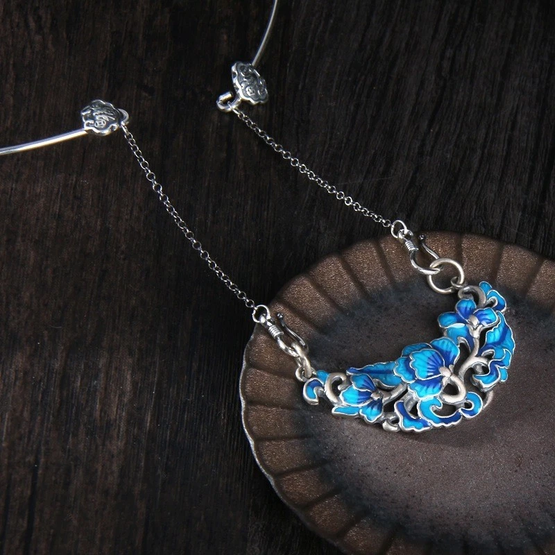 Colgante con cuello de flor esmaltado azul vintage, centro de mesa babero artesanal de plata S925 Foto 3 de 4