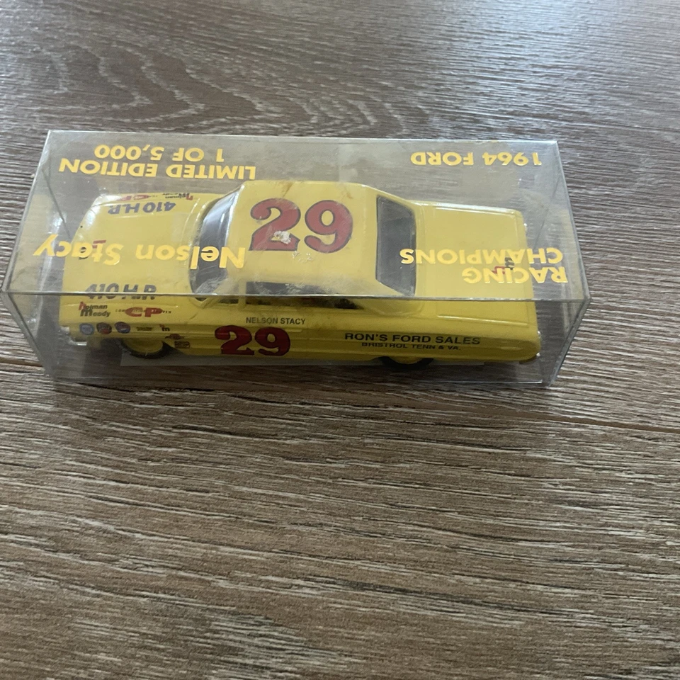 3 Ford Nascar Racing Champions 1964. Los 3 uno de 5.000. Foto 3 de 4