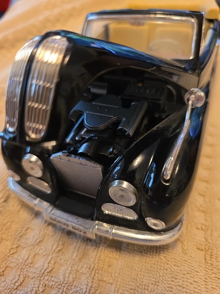 Maisto 1955 宝马 502 特别版 1: 18 比例压铸 — 第 3/4 张图片