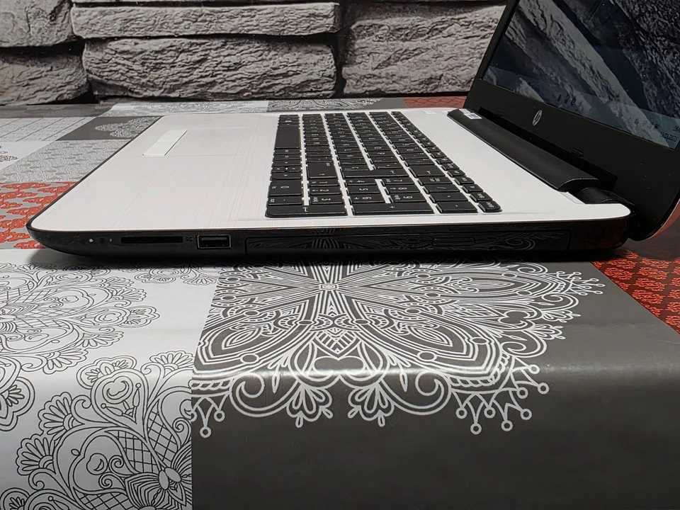 HP  15-ba004ns - Imagen 4 de 4