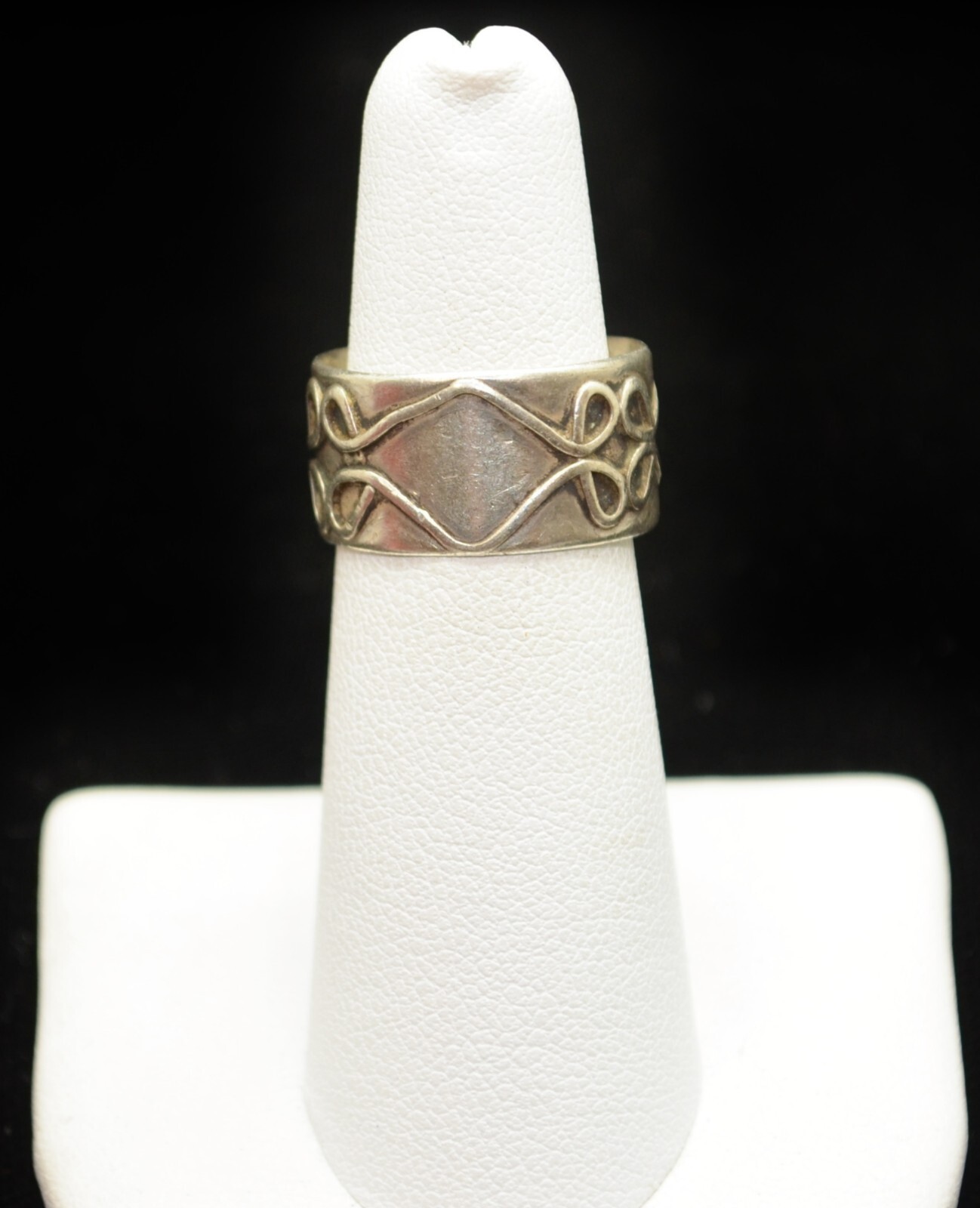 Sterling Silver Pretty and Simple Patterned Band … - image 1