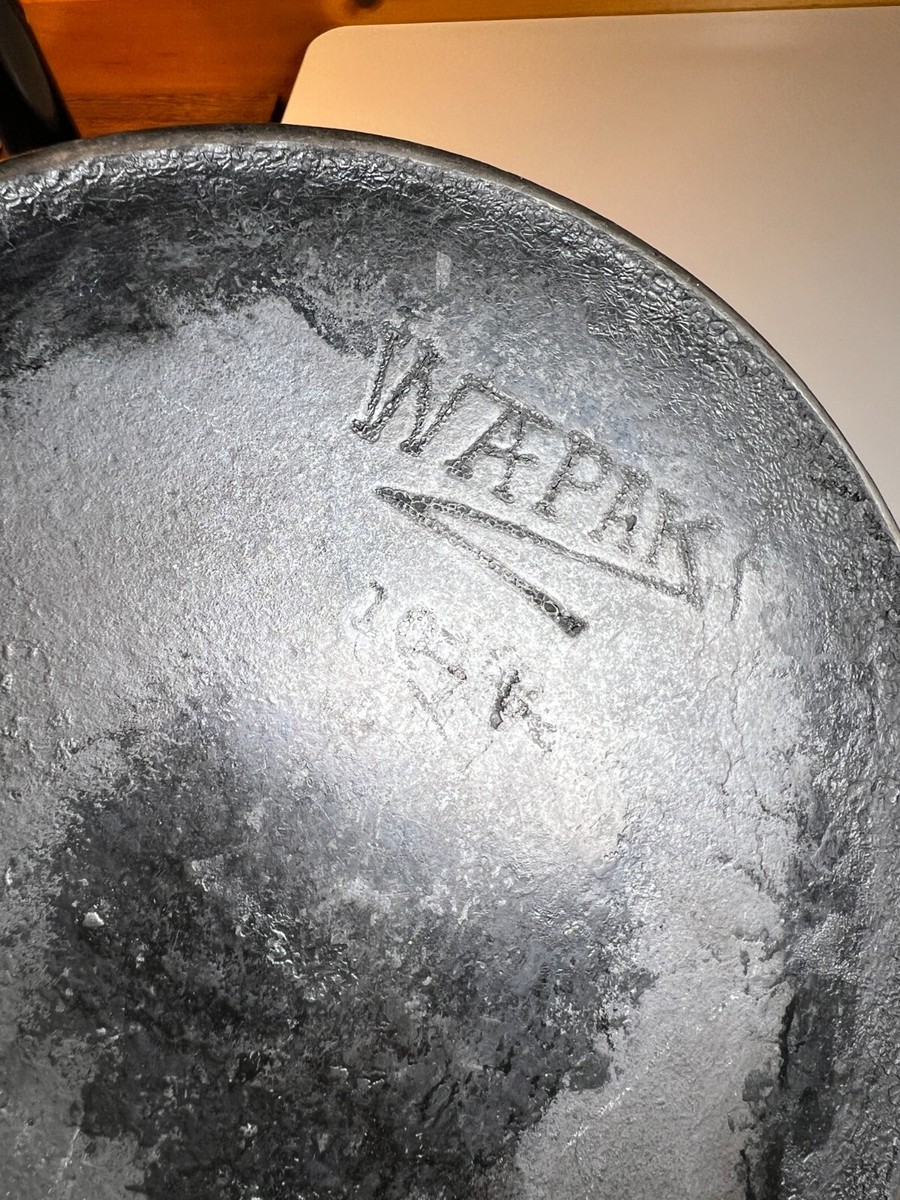 Antique Wapak #8 Cast Iron Skillet Pan Z Arc Logo 10.5