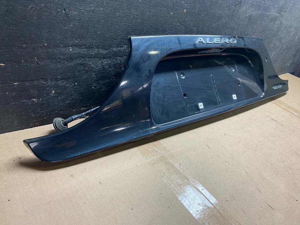 Oldsmobile Alero 1999 a 2004 tapa maletero placa panel OEM C4110 DG1 Foto 2 de 4