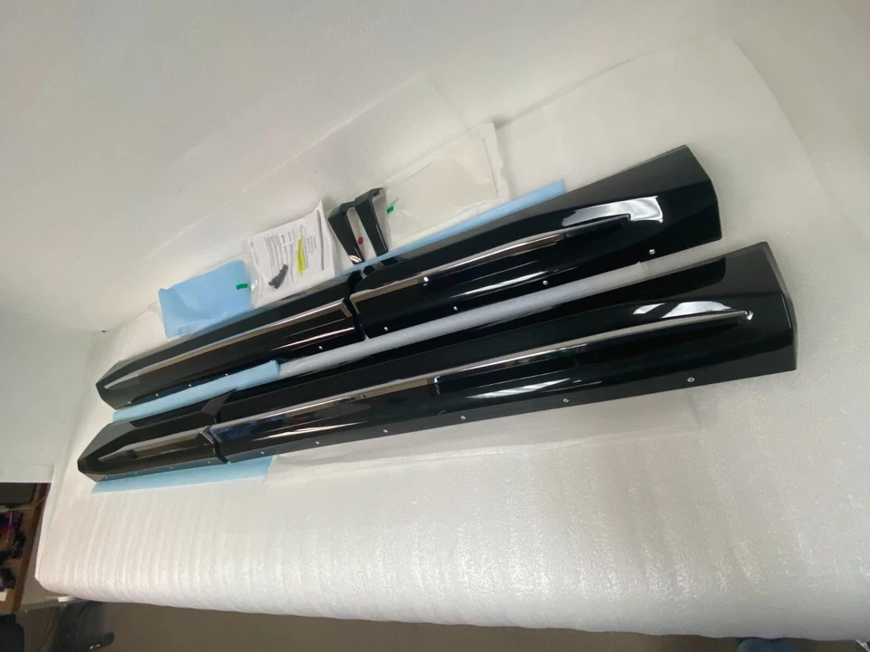 Moldura basculante efecto lateral Mitsubishi Outlander 2022-24 Black Diamond MZ576921EX Foto 2 de 4