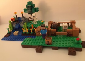 Lego Minecraft 21114 The Farm - 100% Complete w/ Instructions