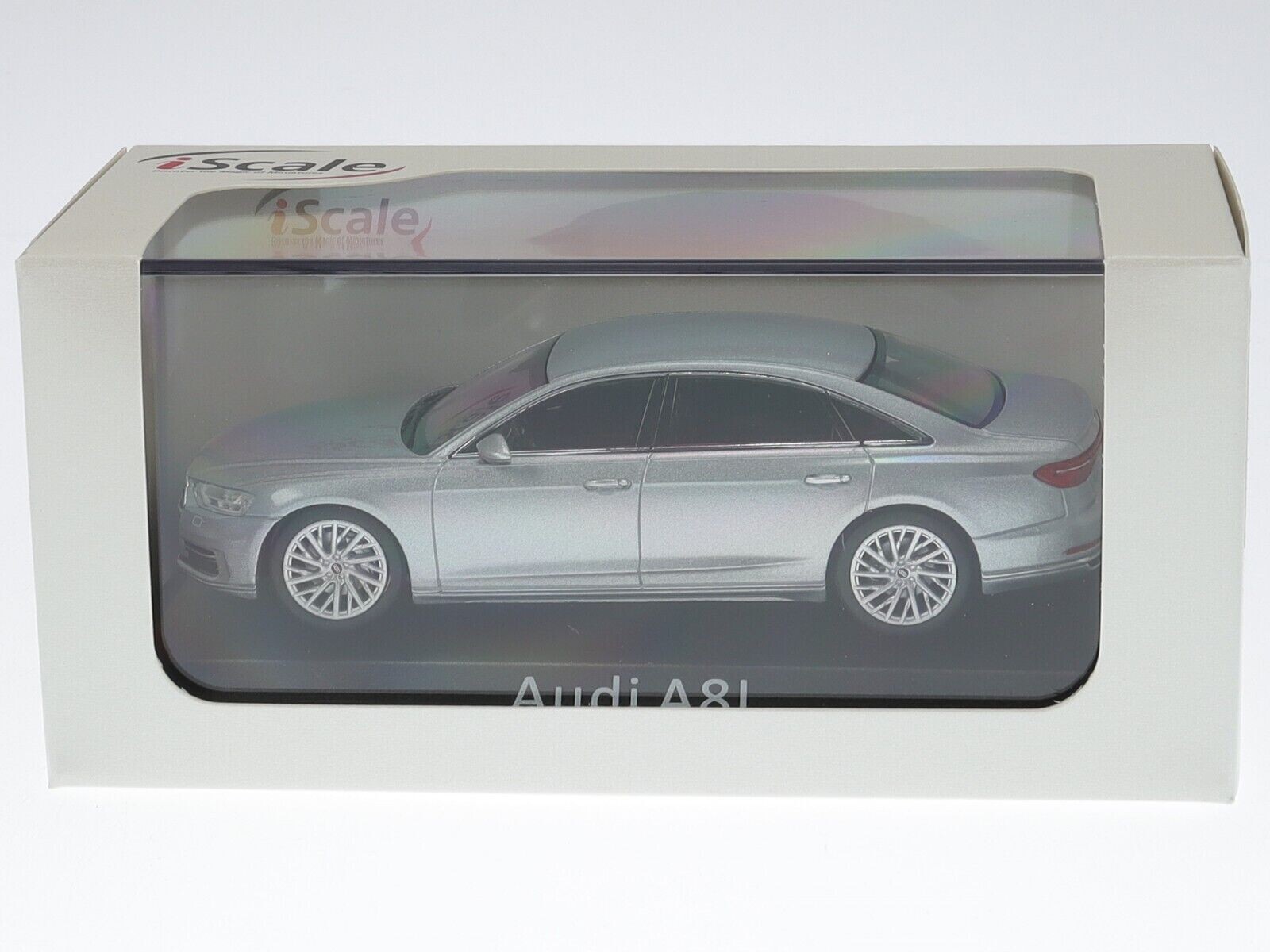 Audi A8L D5 miniature 1/43 iScale argent, le cadeau idéal en boîte