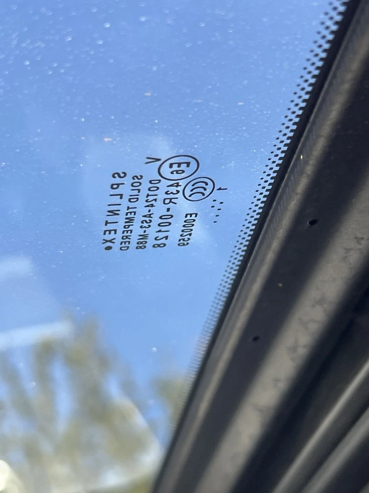 06-14 VOLKSWAGEN GTI SUNROOF GLASS OEM  - Glass Only - Image 4 of 4