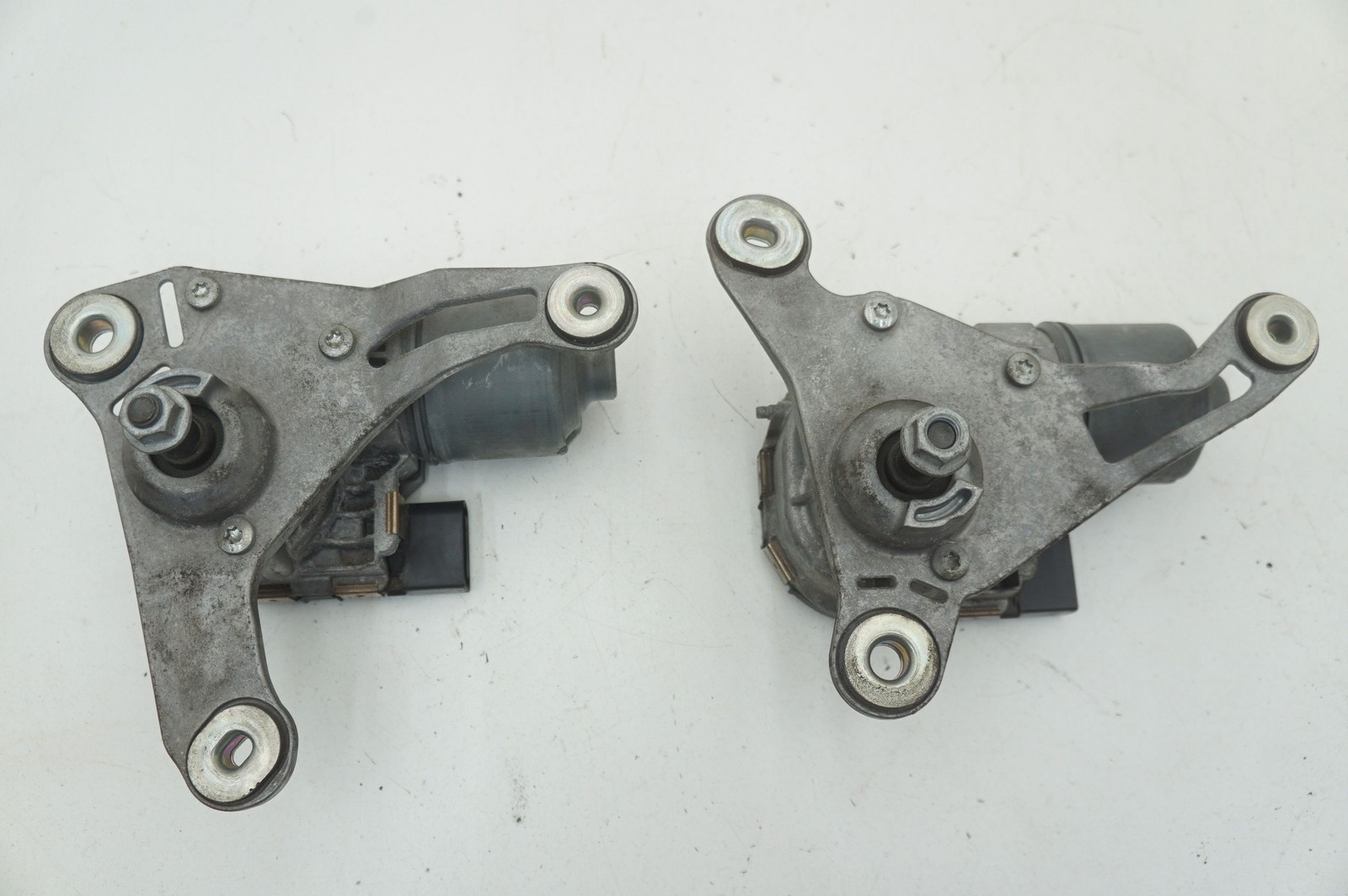 Aston Martin Vantage 2020 Front Right Windshield wiper motors Set P/N KY6317503AB